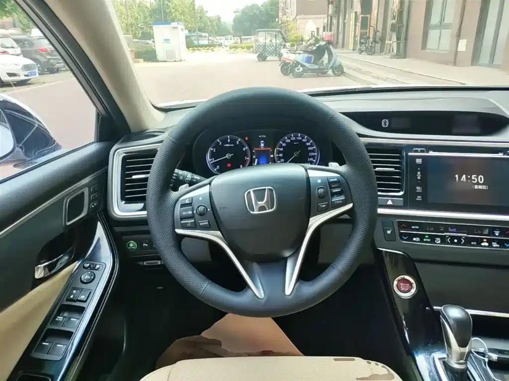 Spirior 2015 2.4L Premium Edition — миниатюра 11