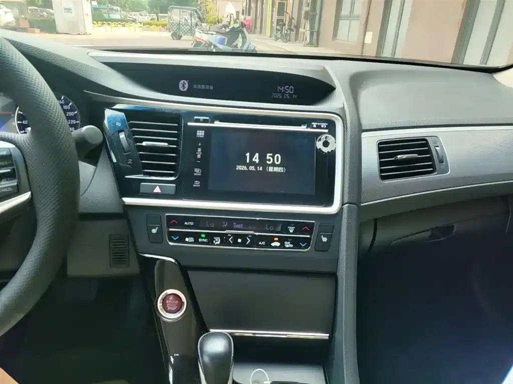 Spirior 2015 2.4L Premium Edition — миниатюра 13