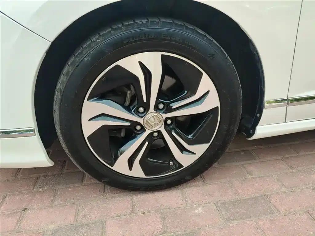 Spirior 2015 2.4L Premium Edition — миниатюра 23