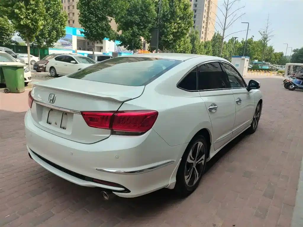 Spirior 2015 2.4L Premium Edition — миниатюра 7