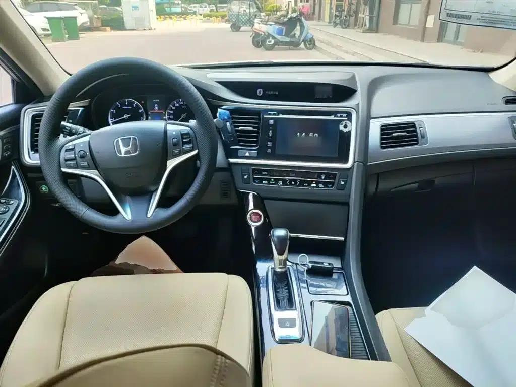 Spirior 2015 2.4L Premium Edition — миниатюра 10