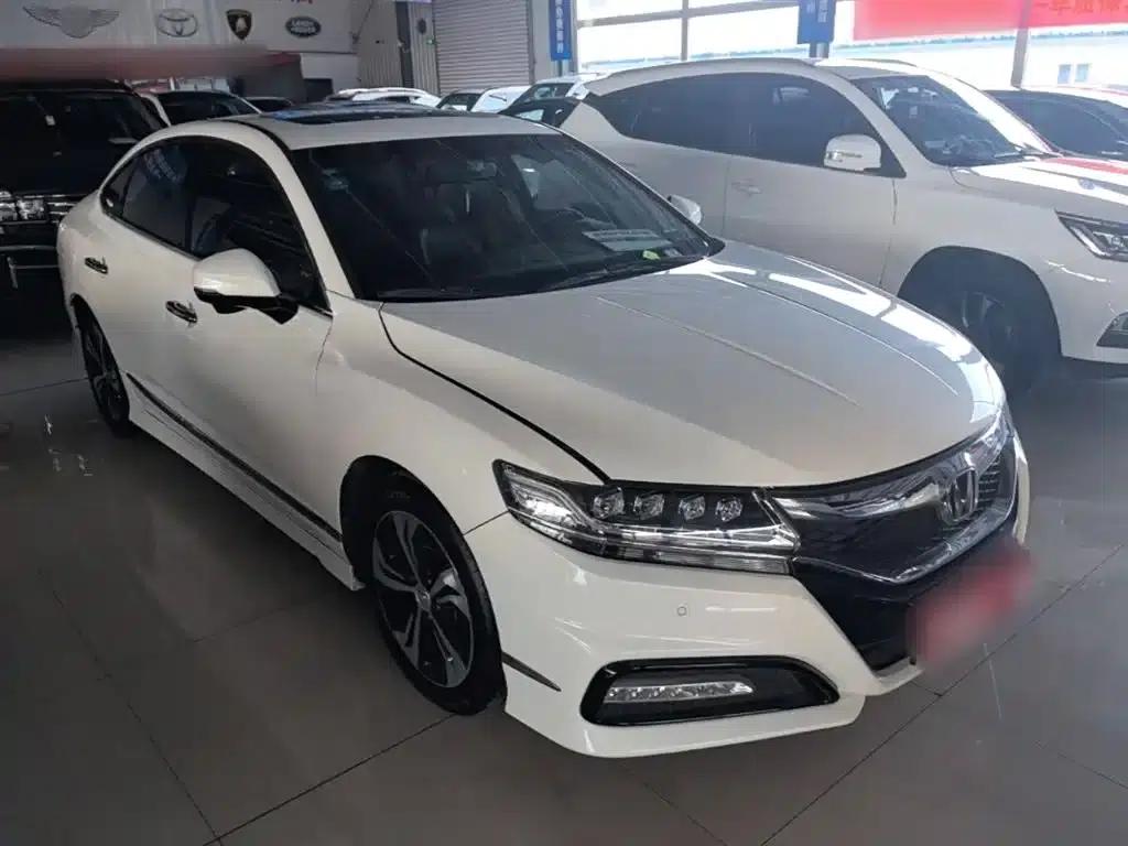 Spirior 2017 2.4L Luxury Edition — миниатюра 4