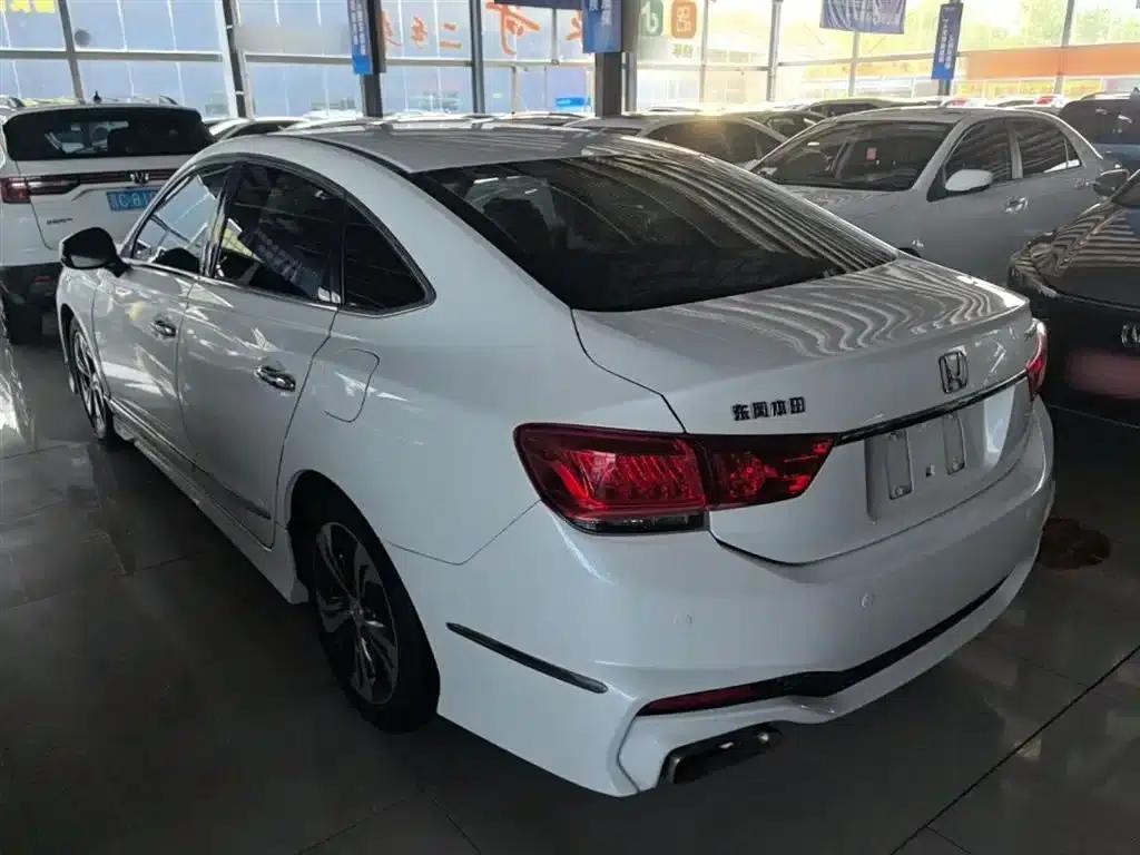 Spirior 2017 2.4L Luxury Edition — миниатюра 5
