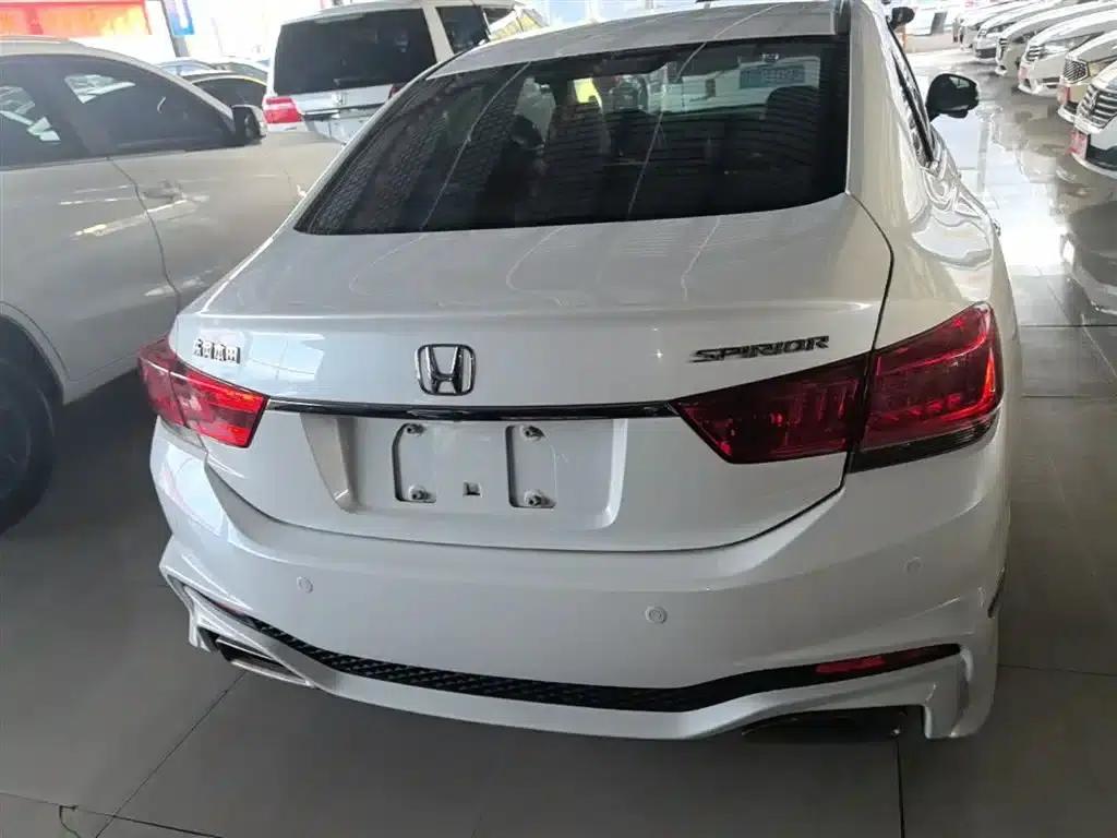 Spirior 2017 2.4L Luxury Edition — миниатюра 6