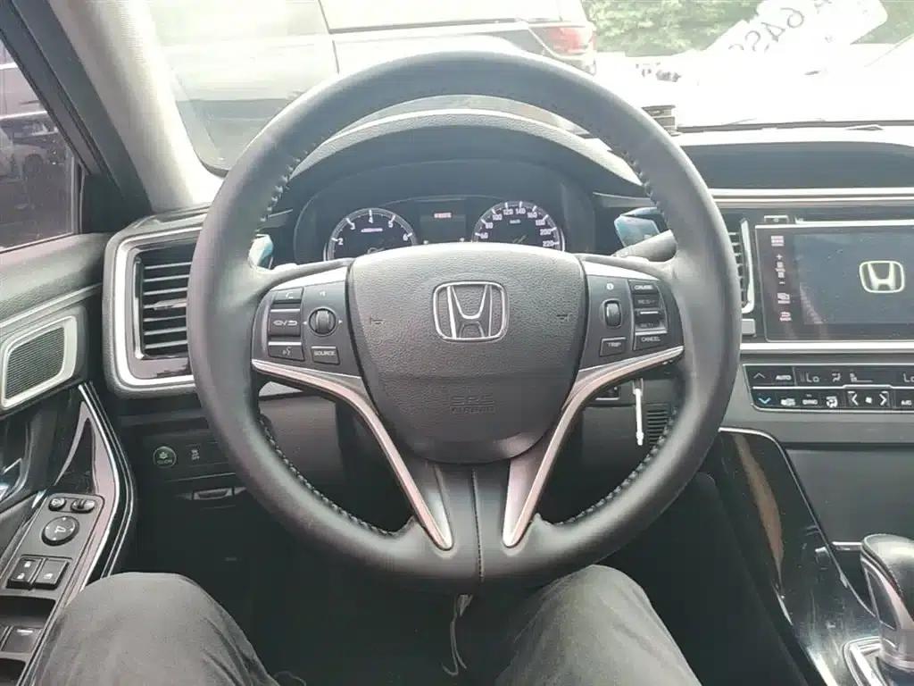 Spirior 2015 2.0L Premium Edition — миниатюра 11