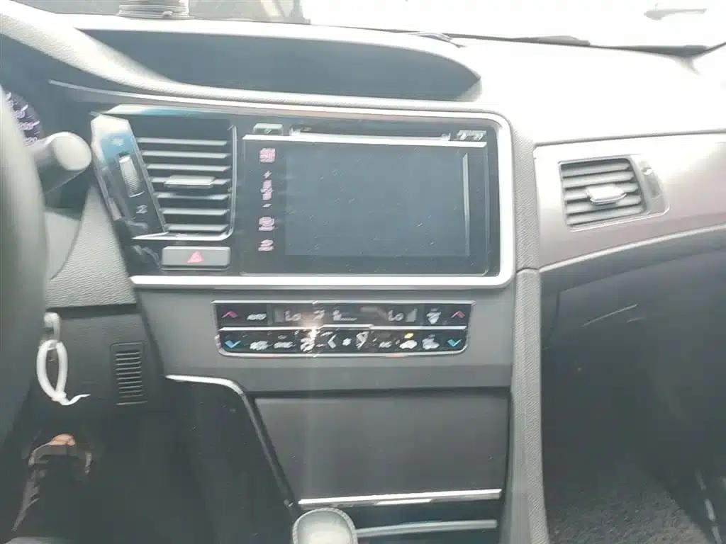 Spirior 2015 2.0L Premium Edition — миниатюра 13