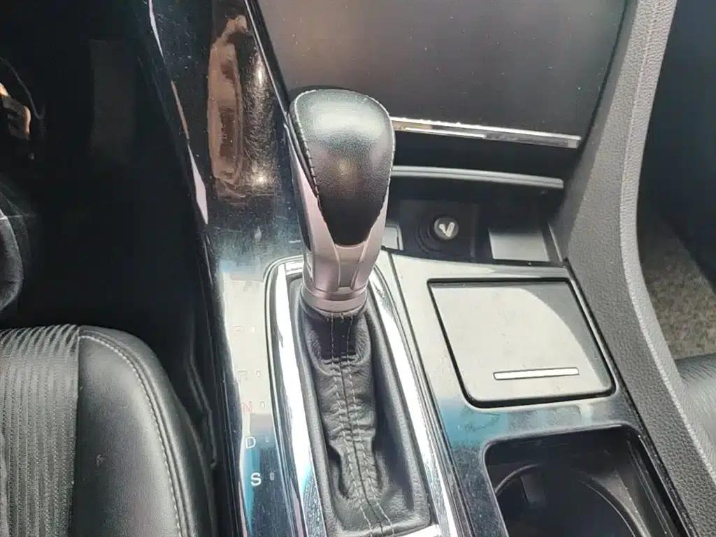 Spirior 2015 2.0L Premium Edition — миниатюра 14