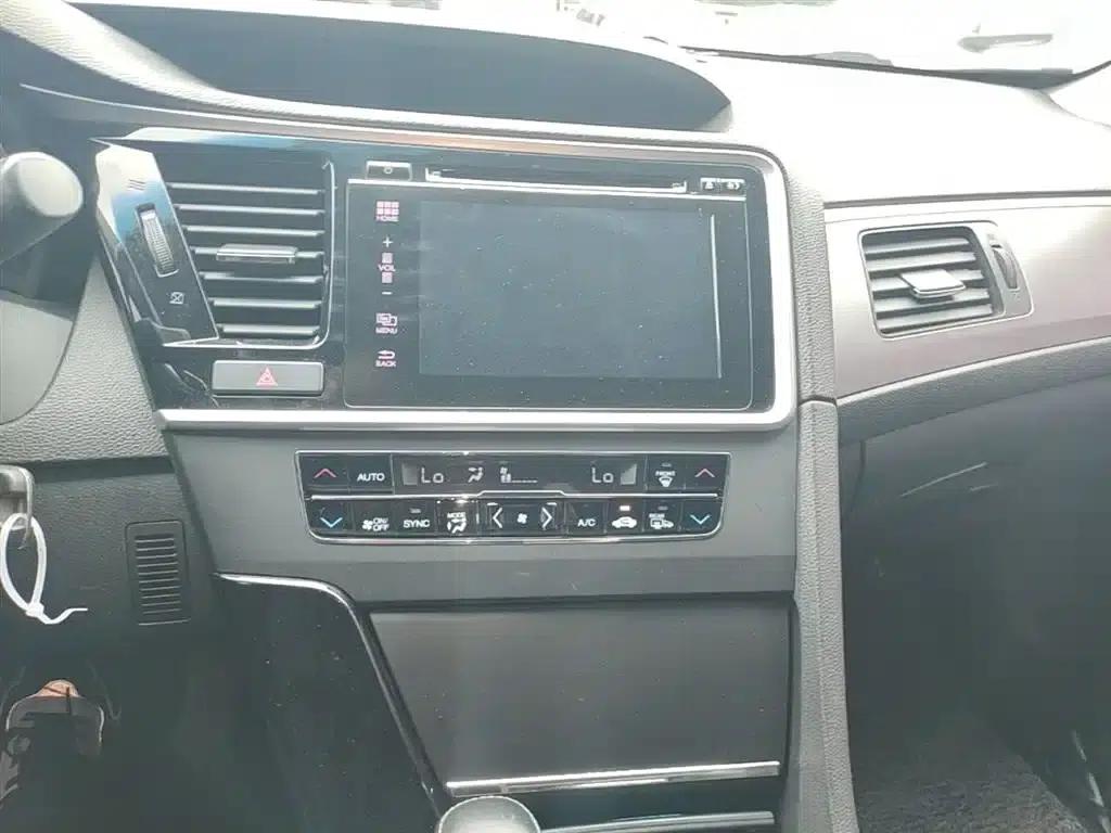 Spirior 2015 2.0L Premium Edition — миниатюра 10