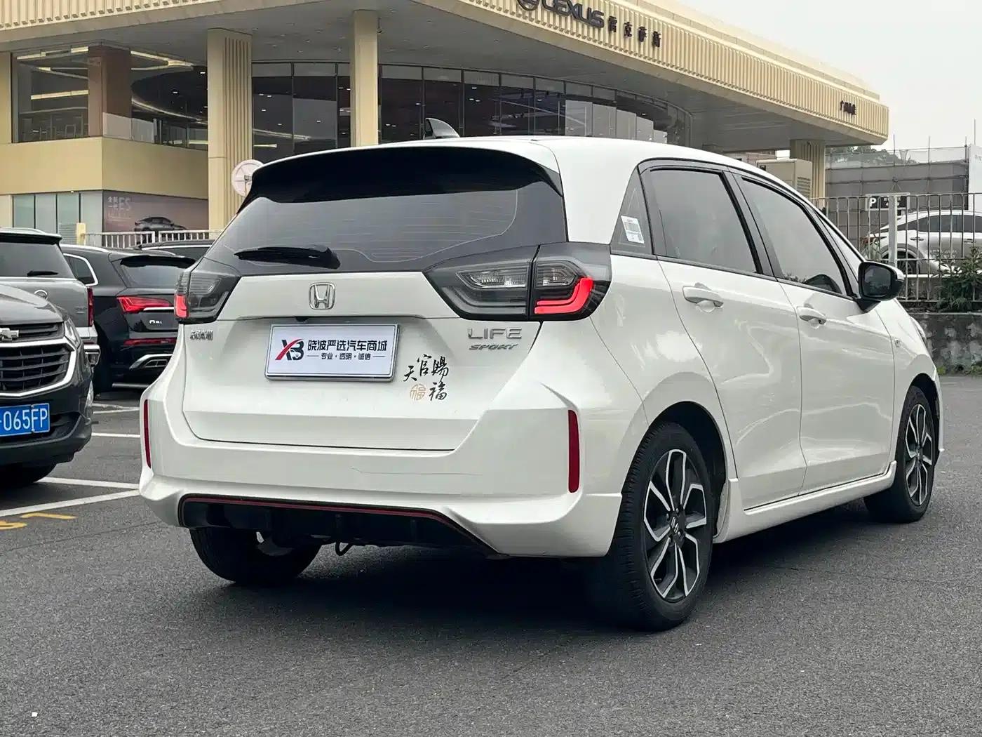 LIFE 2021 1.5L CVT SPO-SS Dynamic Edition — миниатюра 4