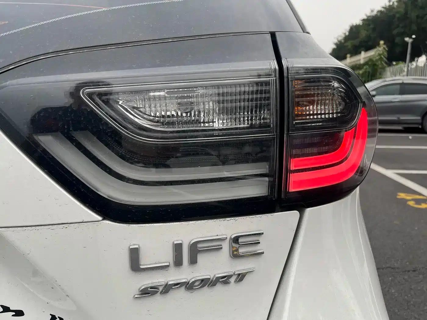 LIFE 2021 1.5L CVT SPO-SS Dynamic Edition — миниатюра 7