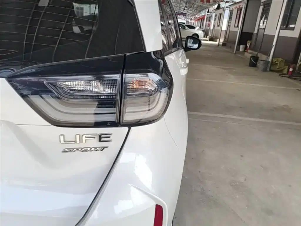 LIFE 2021 1.5L CVT SPORT Edition — миниатюра 8