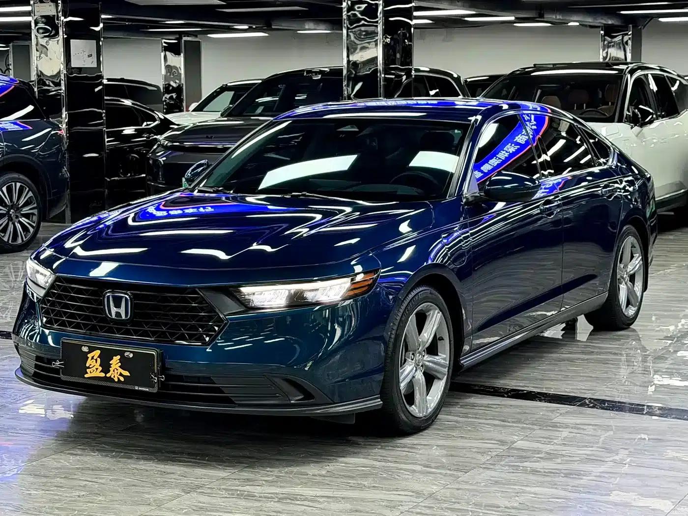 Accord PHEV 2023 2.0L e:PHEV Luxury Edition — миниатюра 1