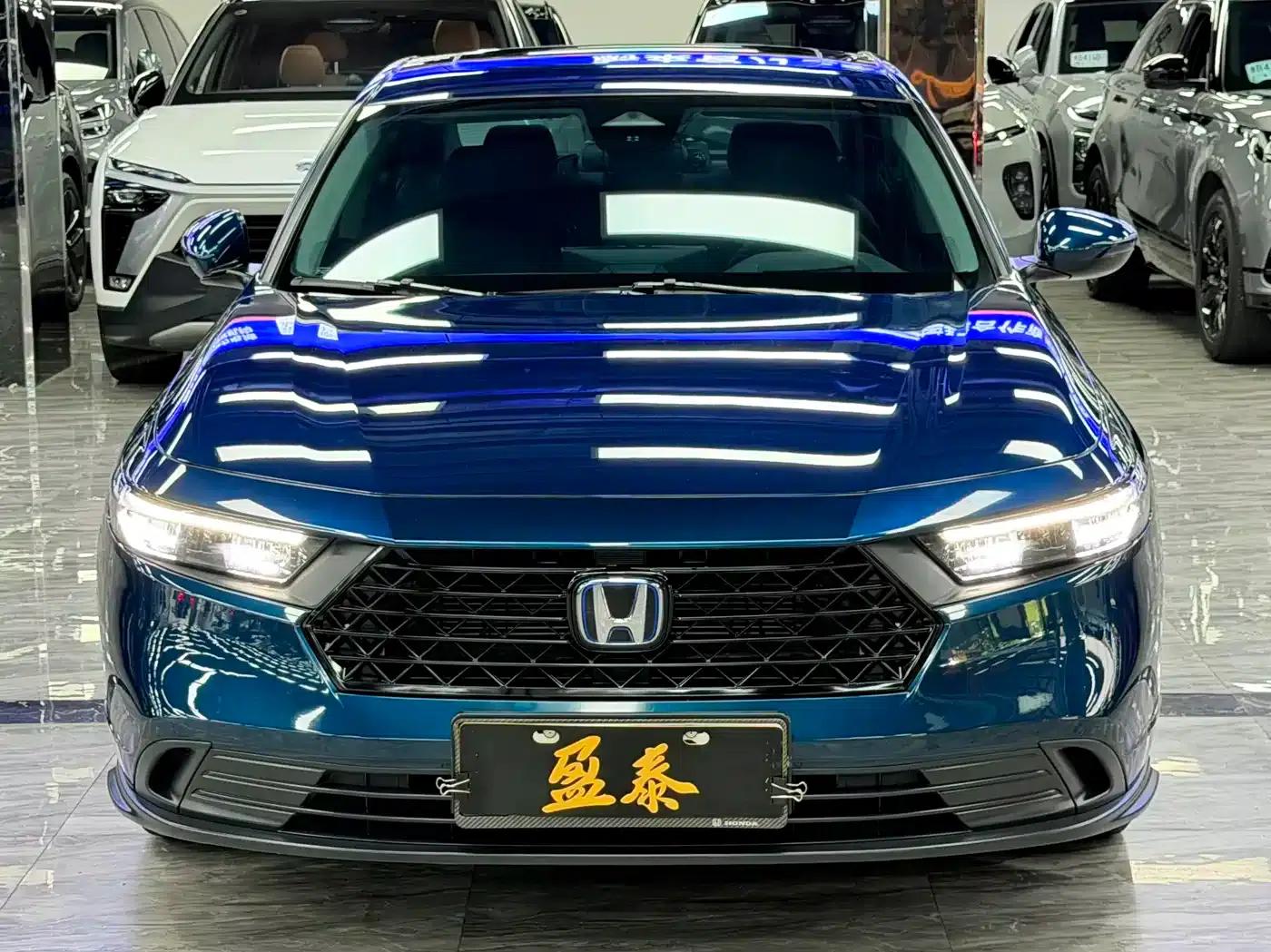 Accord PHEV 2023 2.0L e:PHEV Luxury Edition — миниатюра 2