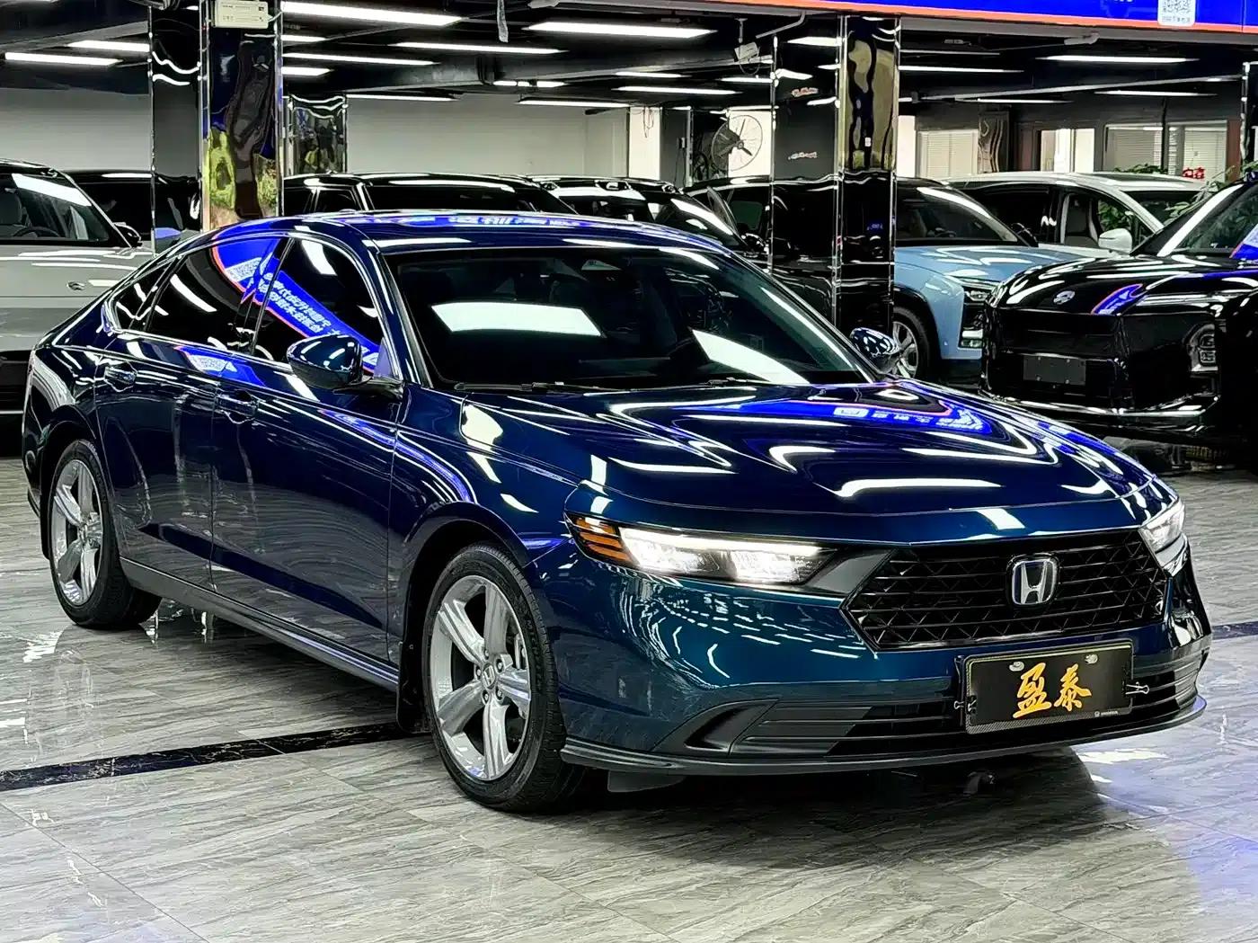 Accord PHEV 2023 2.0L e:PHEV Luxury Edition — миниатюра 3