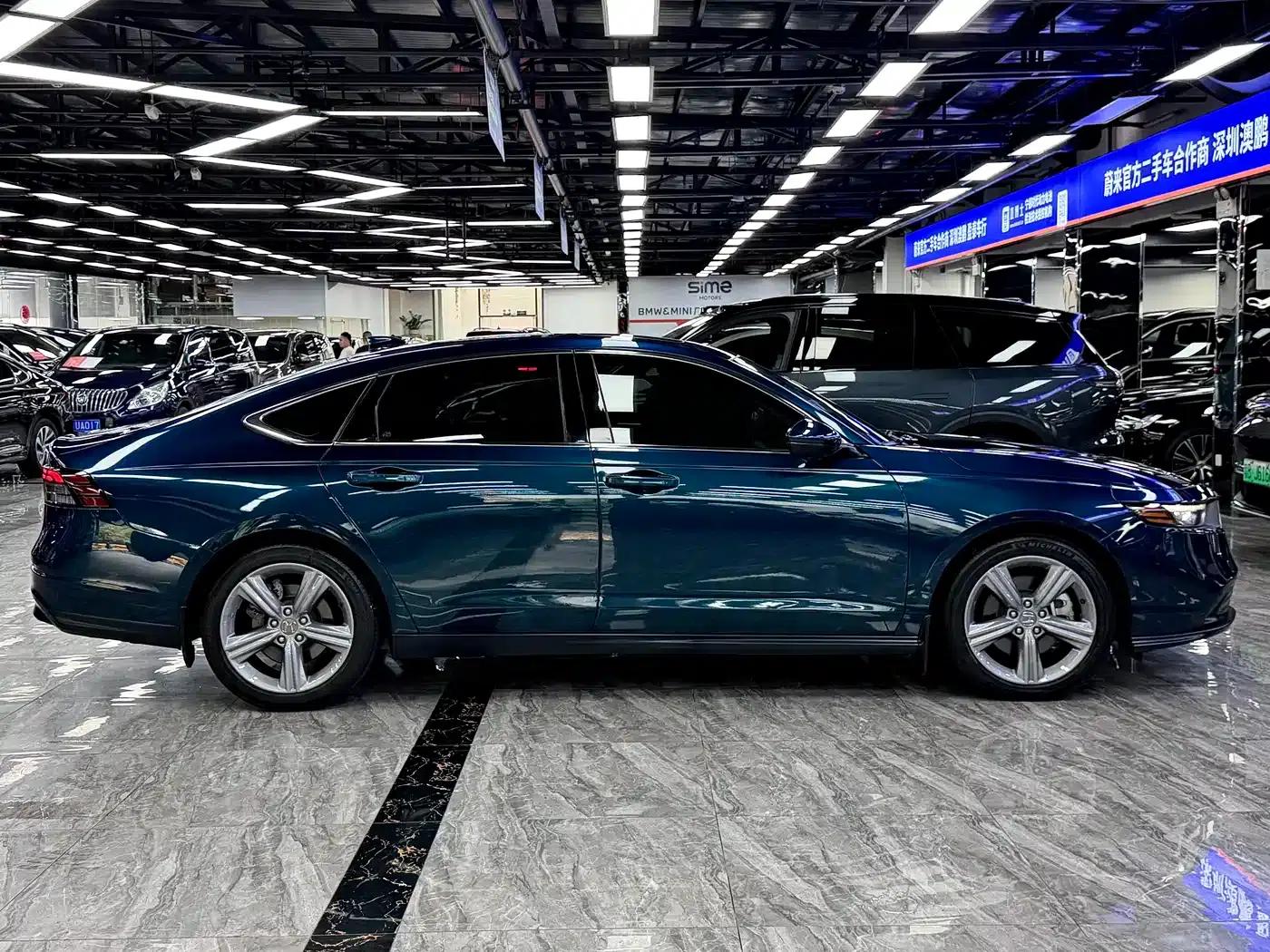 Accord PHEV 2023 2.0L e:PHEV Luxury Edition — миниатюра 4