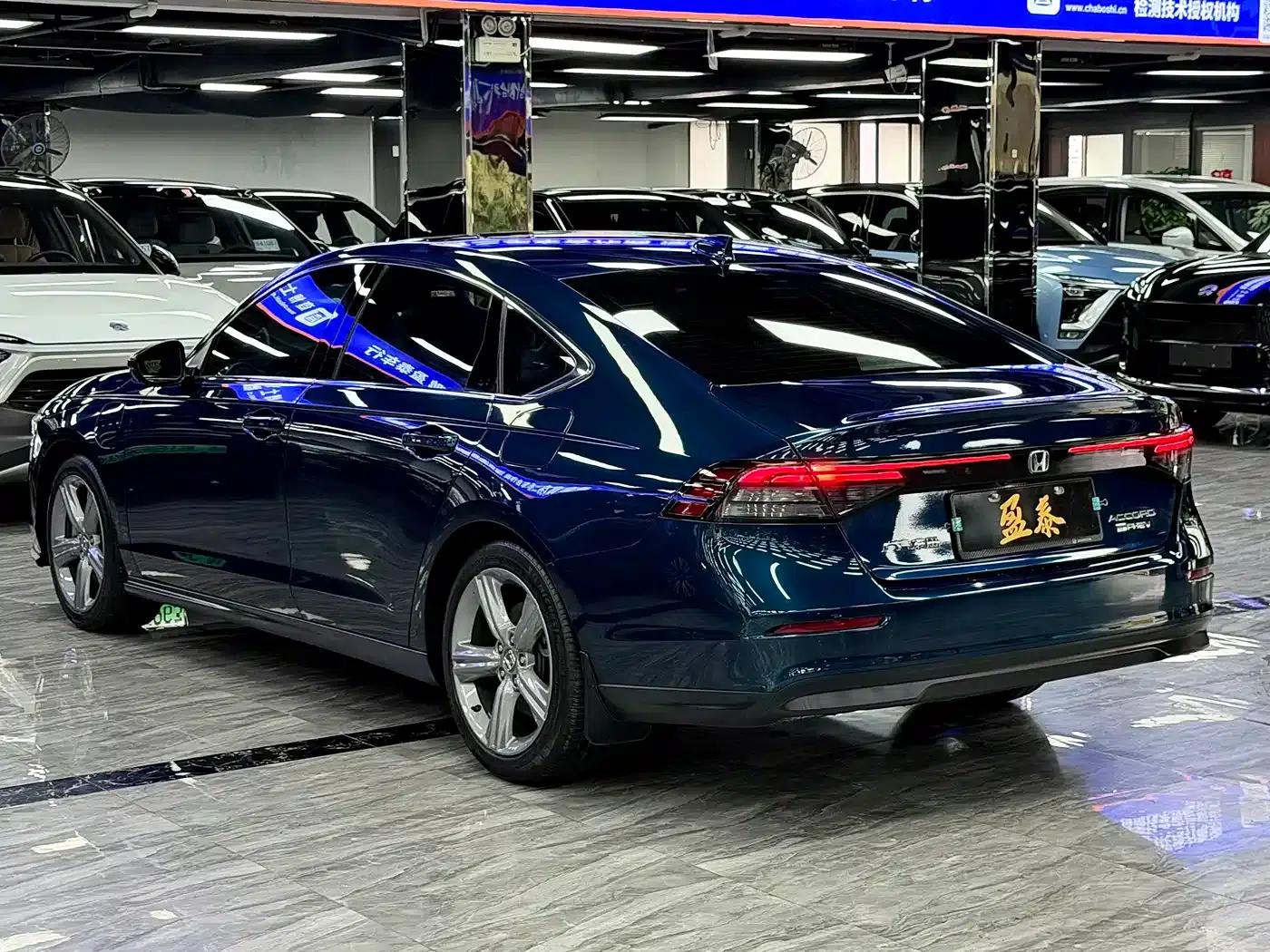 Accord PHEV 2023 2.0L e:PHEV Luxury Edition — миниатюра 5