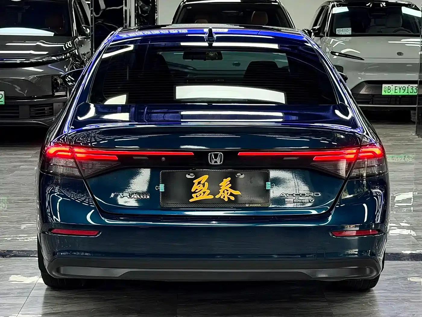 Accord PHEV 2023 2.0L e:PHEV Luxury Edition — миниатюра 6