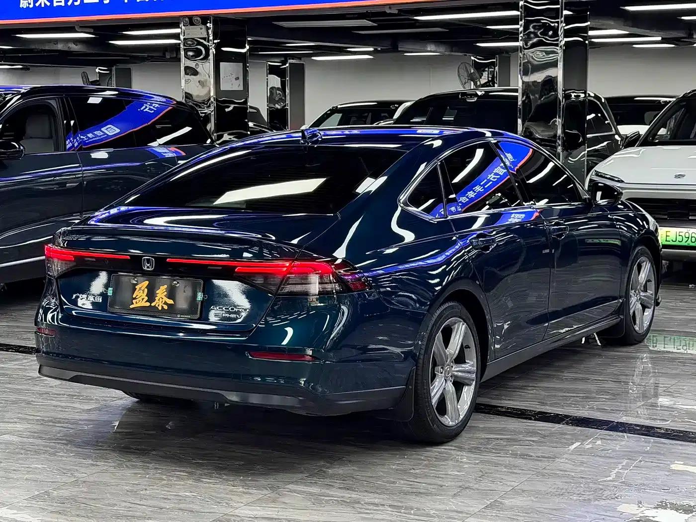 Accord PHEV 2023 2.0L e:PHEV Luxury Edition — миниатюра 7