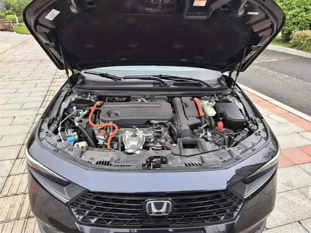 Accord PHEV 2023 2.0L e:PHEV Luxury Edition — миниатюра 19
