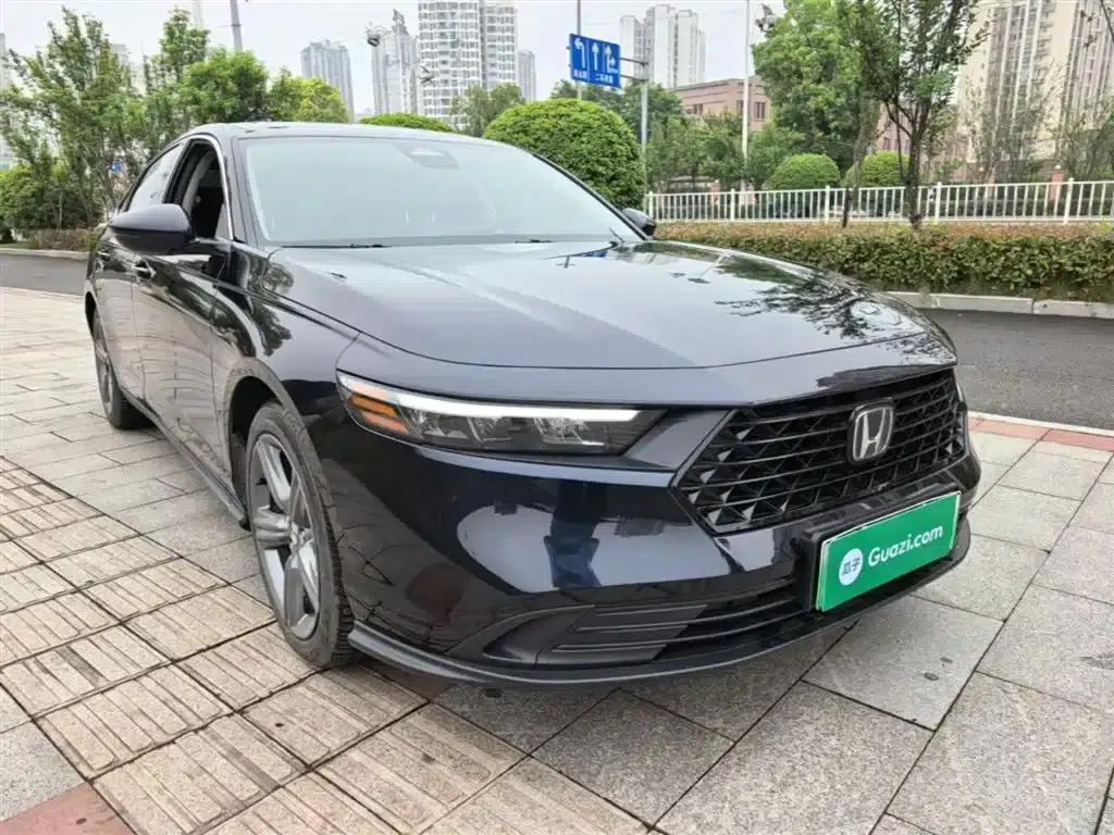 Accord PHEV 2023 2.0L e:PHEV Luxury Edition — миниатюра 4