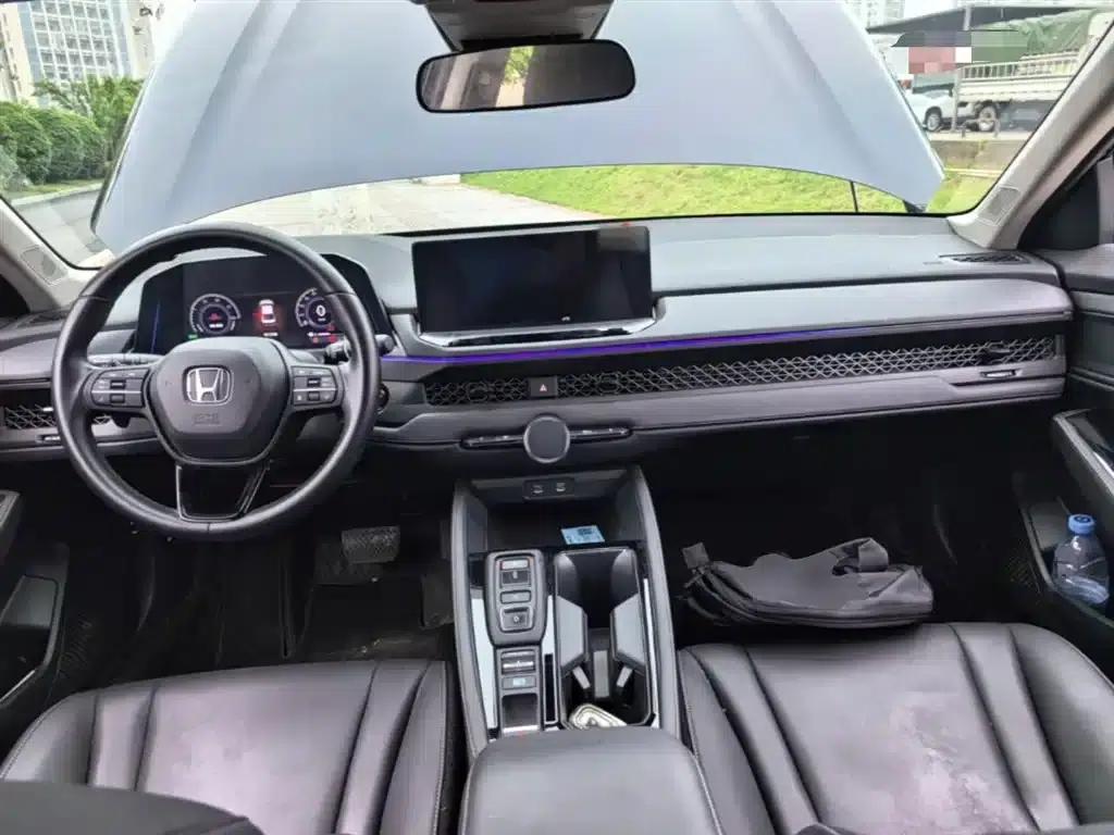 Accord PHEV 2023 2.0L e:PHEV Luxury Edition — миниатюра 9
