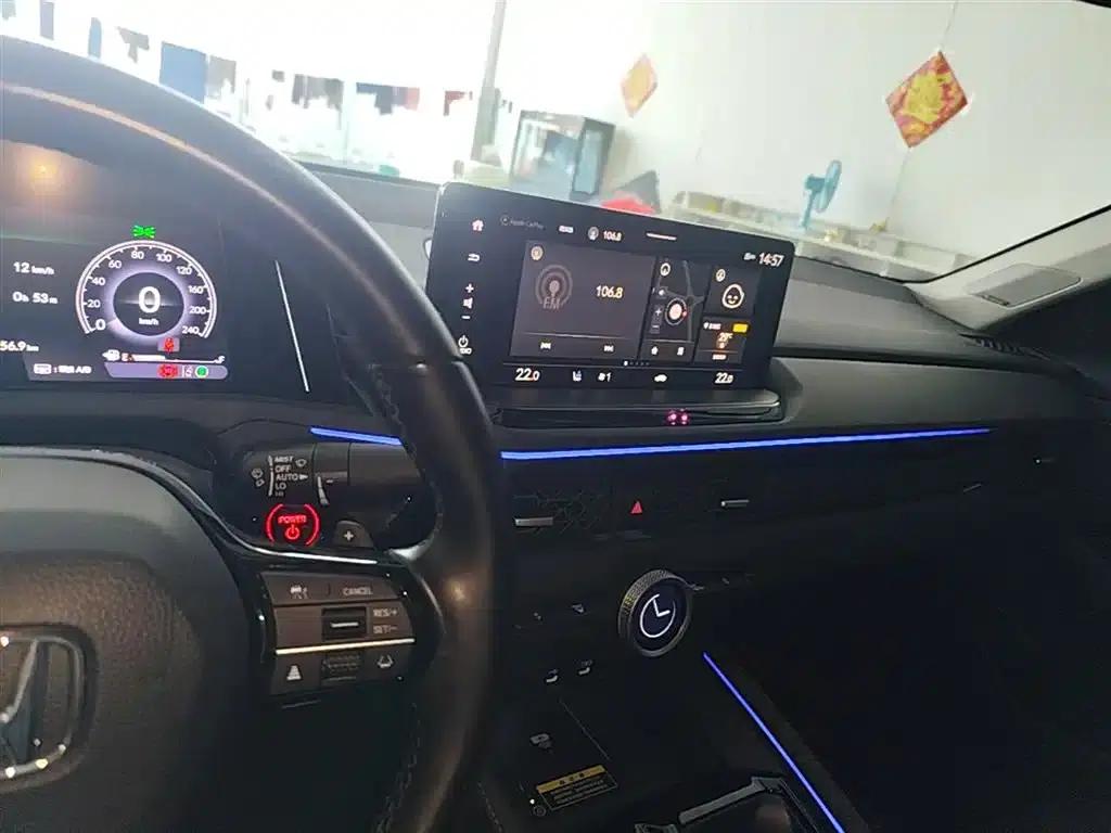 Accord PHEV 2023 2.0L e:PHEV Premium Edition — миниатюра 13