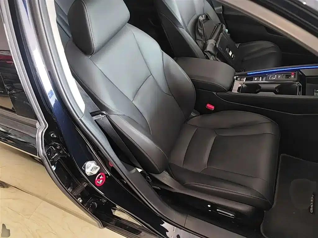 Accord PHEV 2023 2.0L e:PHEV Premium Edition — миниатюра 25