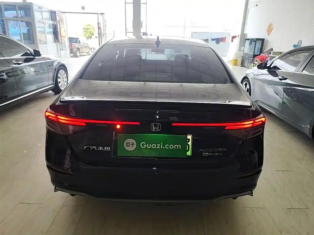 Accord PHEV 2023 2.0L e:PHEV Premium Edition — миниатюра 6