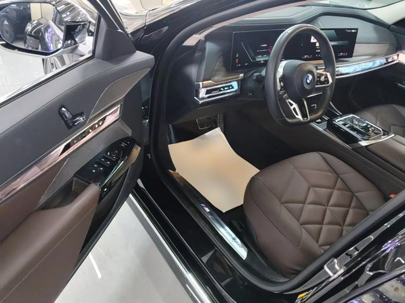 BMW i7 2023 eDrive50L Leading M Sport Package — миниатюра 19