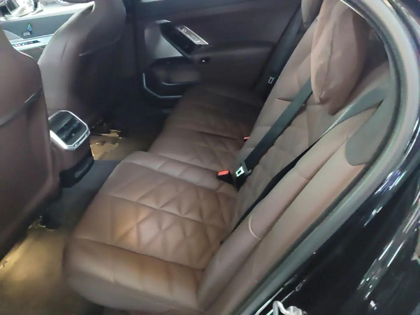 BMW i7 2023 eDrive50L Leading M Sport Package — миниатюра 20