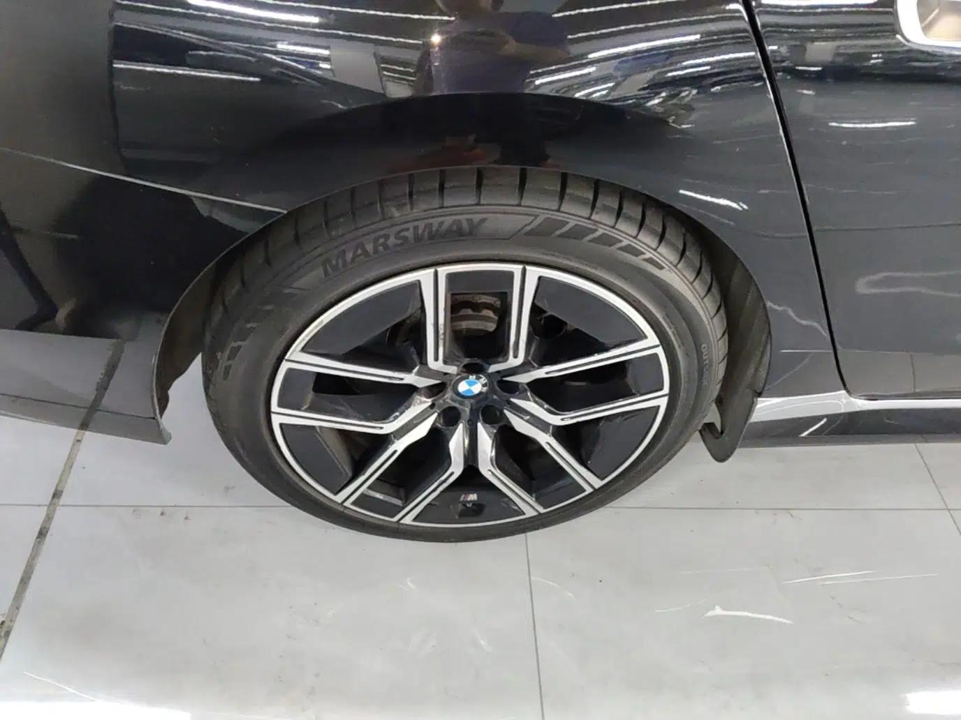BMW i7 2023 eDrive50L Leading M Sport Package — миниатюра 10