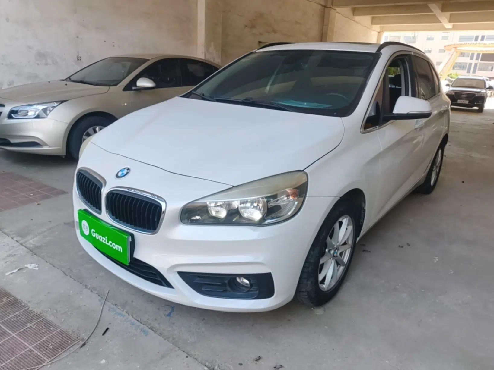 BMW 2 Series Active Tourer 2016 218i Fashion Model — миниатюра 1