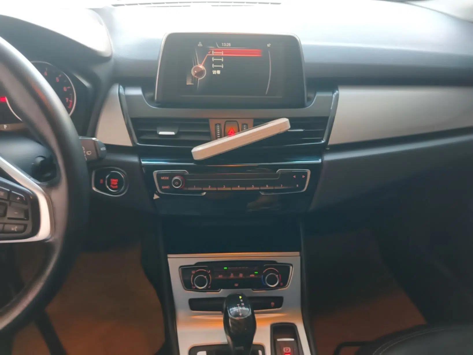 BMW 2 Series Active Tourer 2016 218i Fashion Model — миниатюра 16
