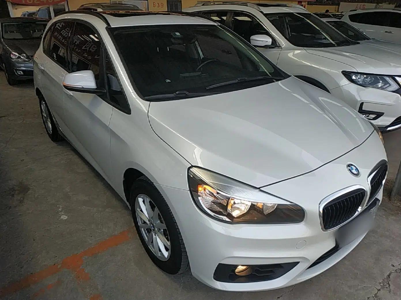 BMW 2 Series Active Tourer 2016 218i Fashion Model — миниатюра 3