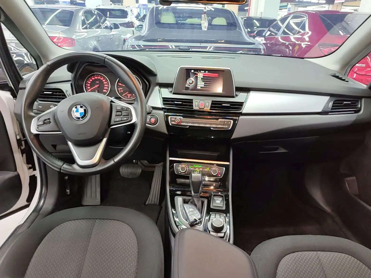 BMW 2 Series Active Tourer 2016 218i Fashion Model — миниатюра 13