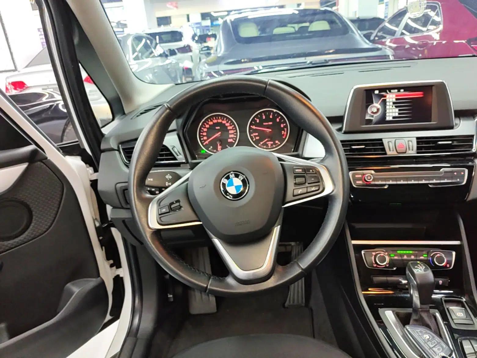 BMW 2 Series Active Tourer 2016 218i Fashion Model — миниатюра 14