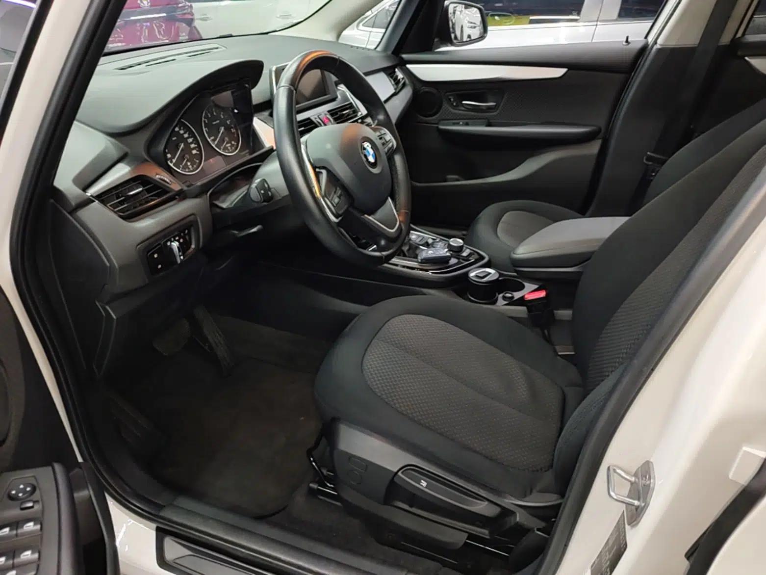 BMW 2 Series Active Tourer 2016 218i Fashion Model — миниатюра 18