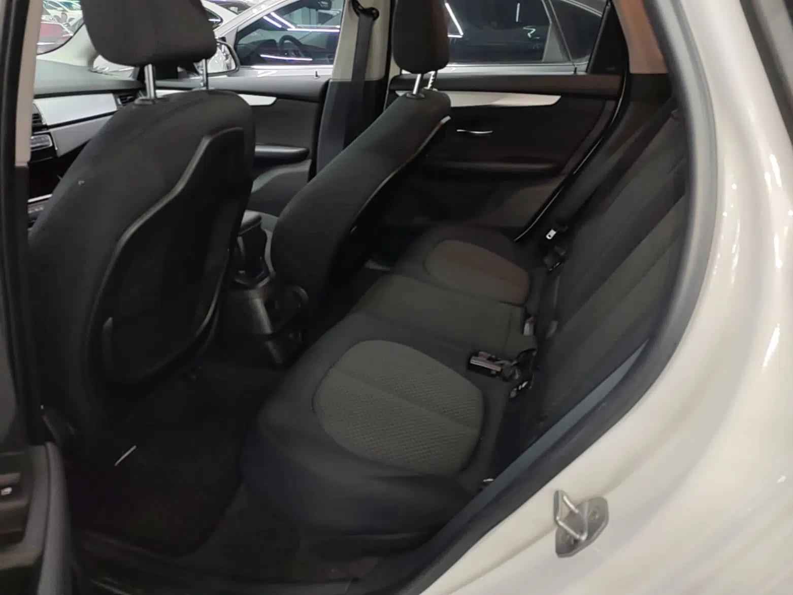 BMW 2 Series Active Tourer 2016 218i Fashion Model — миниатюра 20