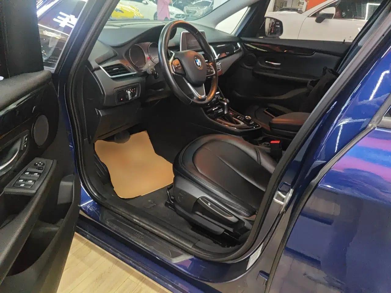 BMW 2 Series Active Tourer 2018 218i Fashion Model — миниатюра 17