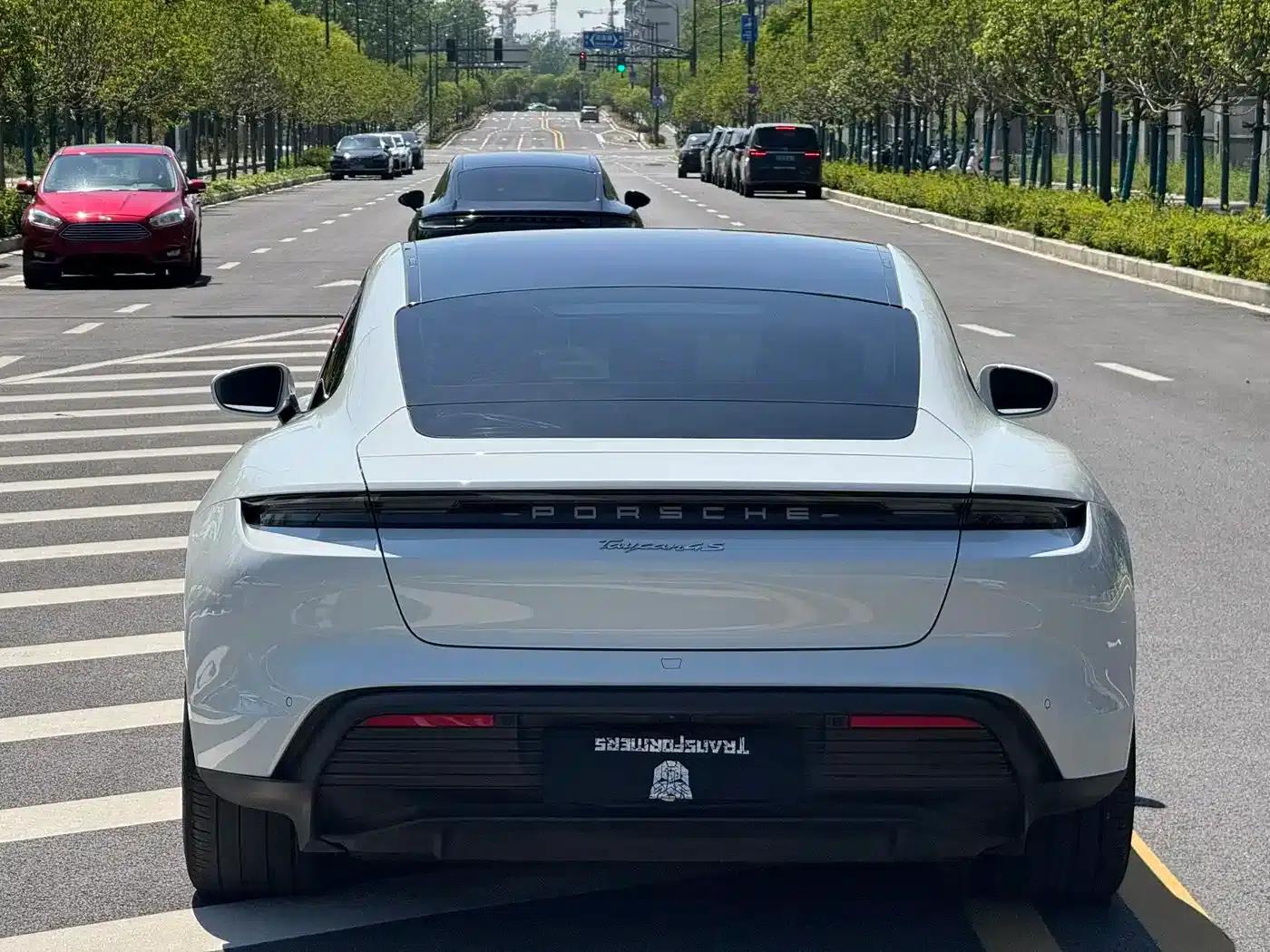 2020 Taycan — миниатюра 9