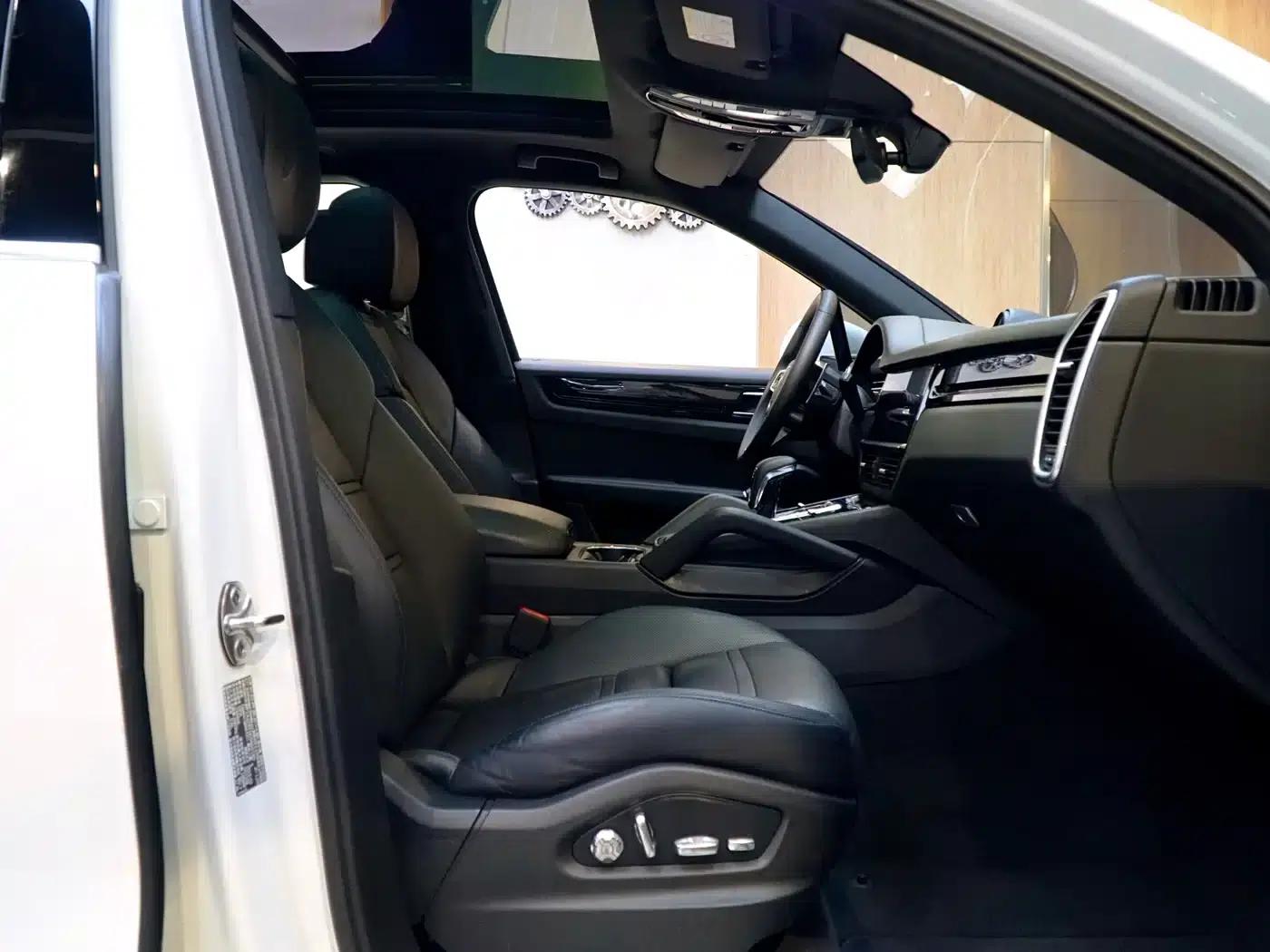 2019 Cayenne E-Hybrid 2.0T — миниатюра 11