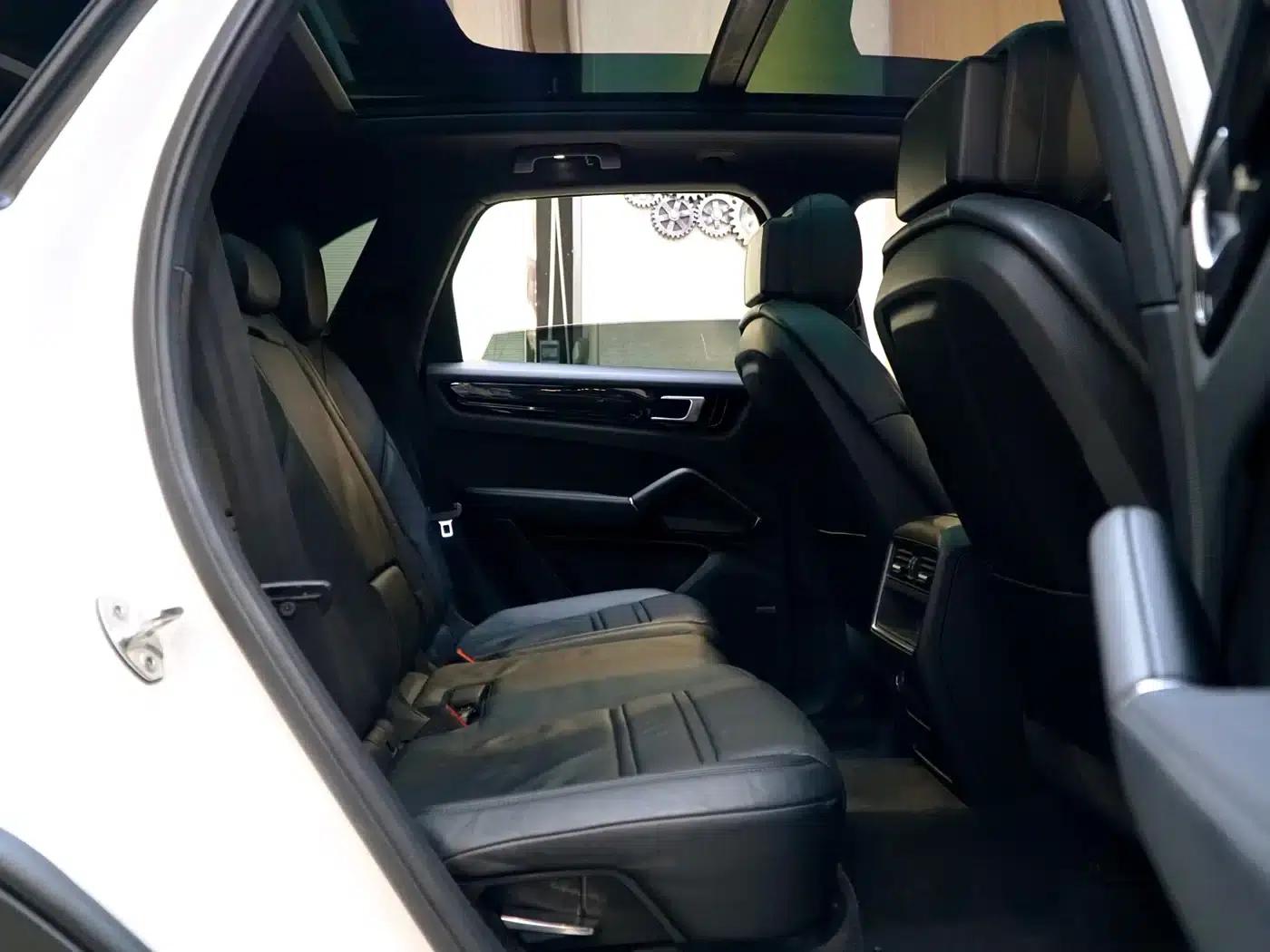 2019 Cayenne E-Hybrid 2.0T — миниатюра 5