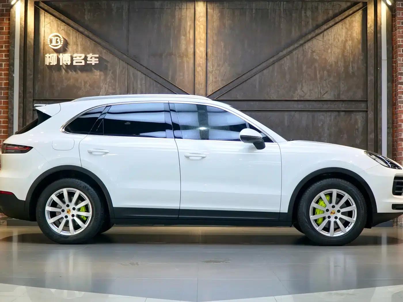 2019 Cayenne E-Hybrid 2.0T — миниатюра 7