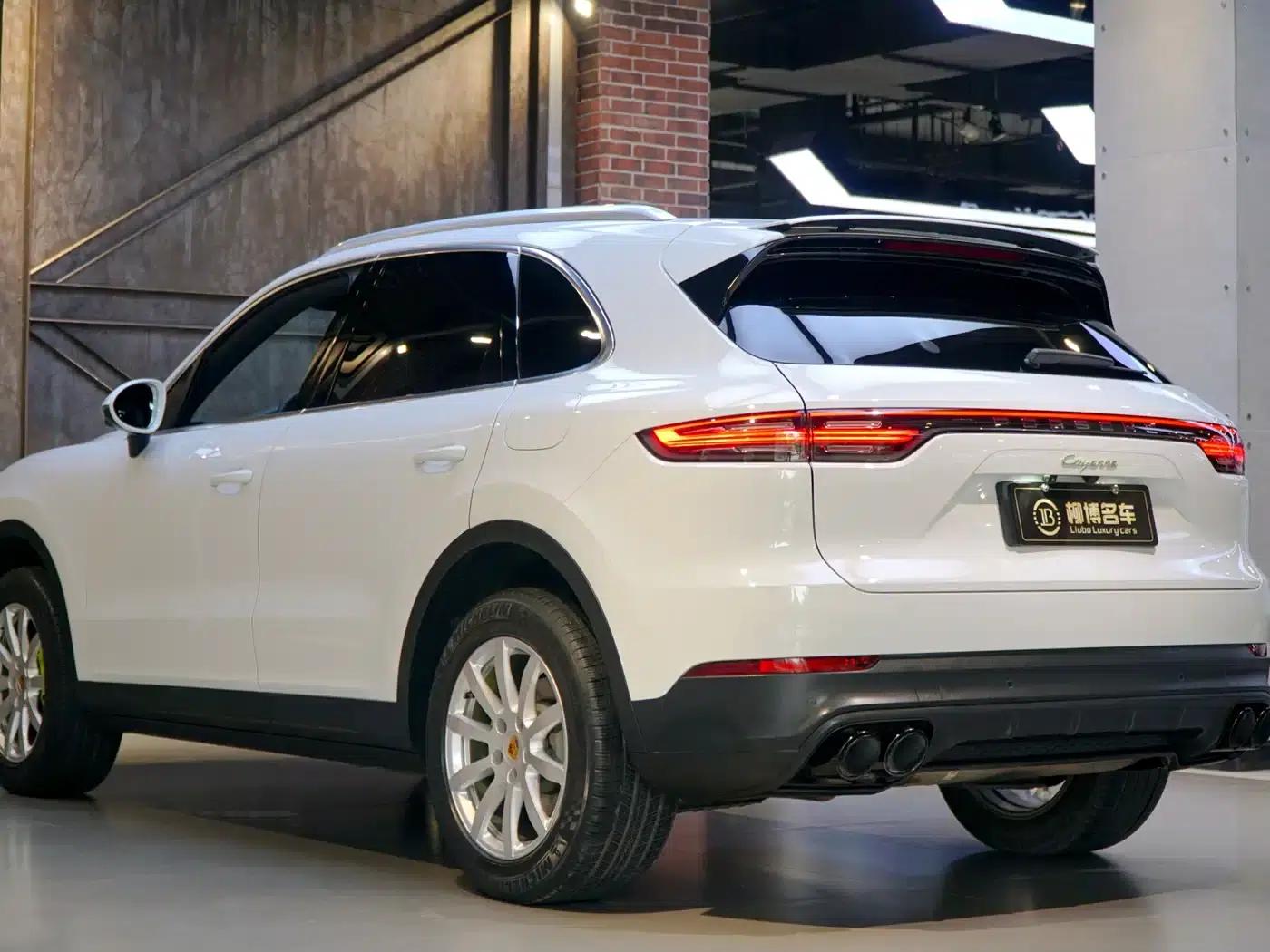 2019 Cayenne E-Hybrid 2.0T — миниатюра 8