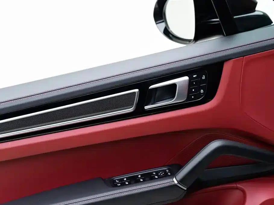 2022 Cayenne E-Hybrid 2.0T Platinum Edition — миниатюра 17