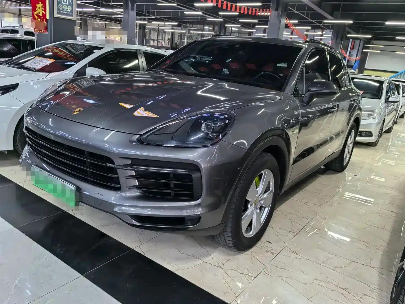 2019 Cayenne E-Hybrid 2.0T — миниатюра 1