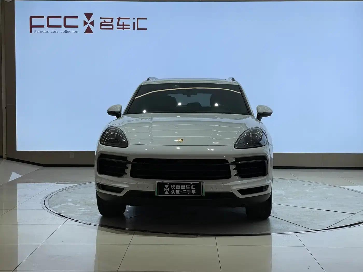 2019 Cayenne E-Hybrid 2.0T — миниатюра 2