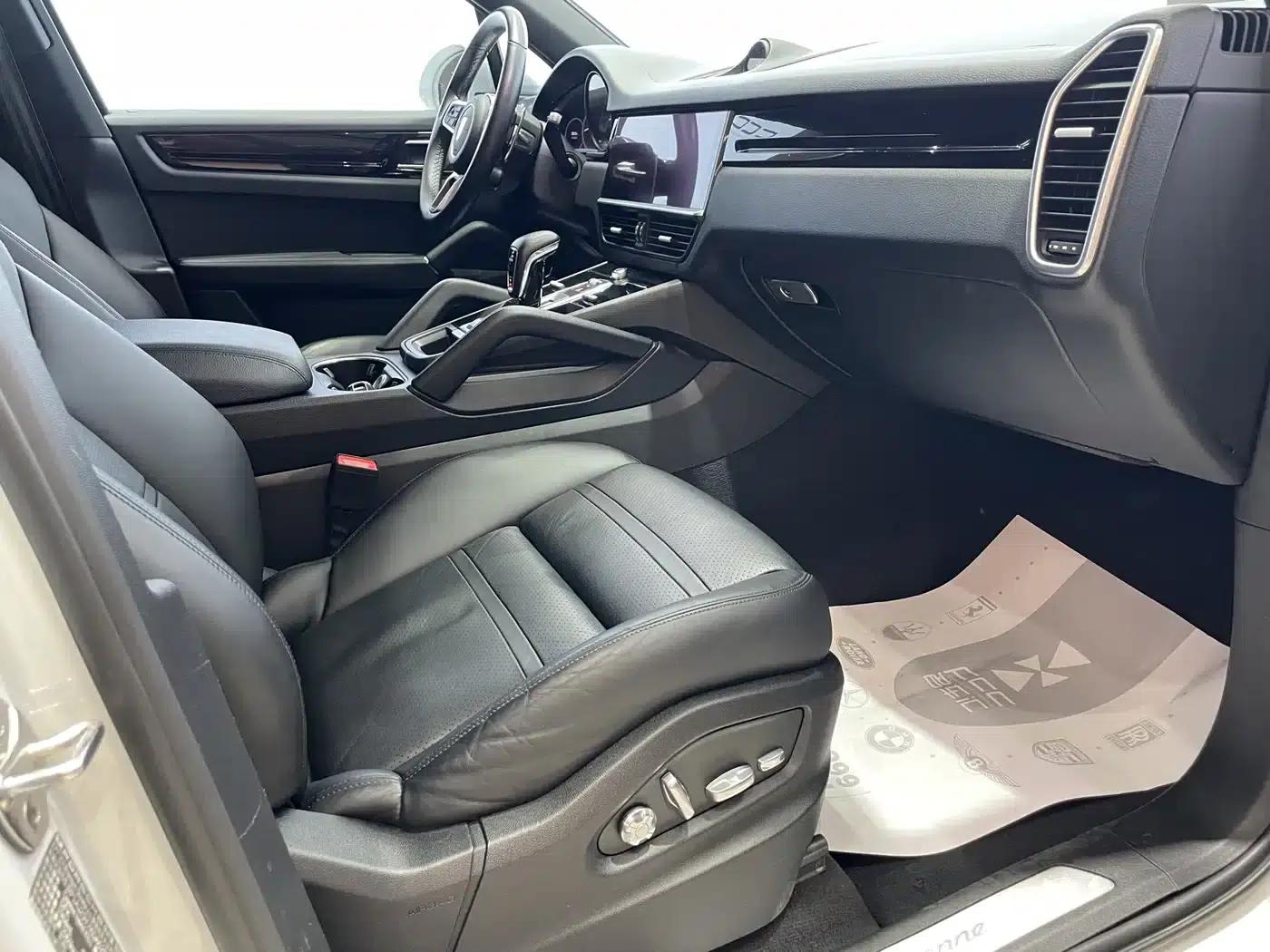 2019 Cayenne E-Hybrid 2.0T — миниатюра 23