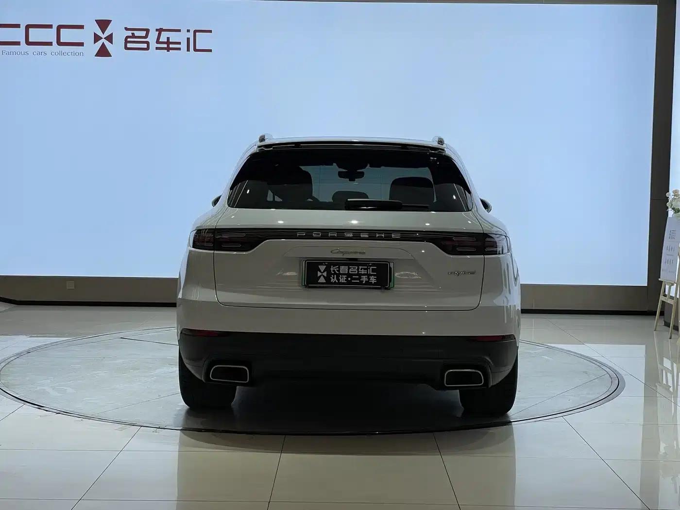 2019 Cayenne E-Hybrid 2.0T — миниатюра 6