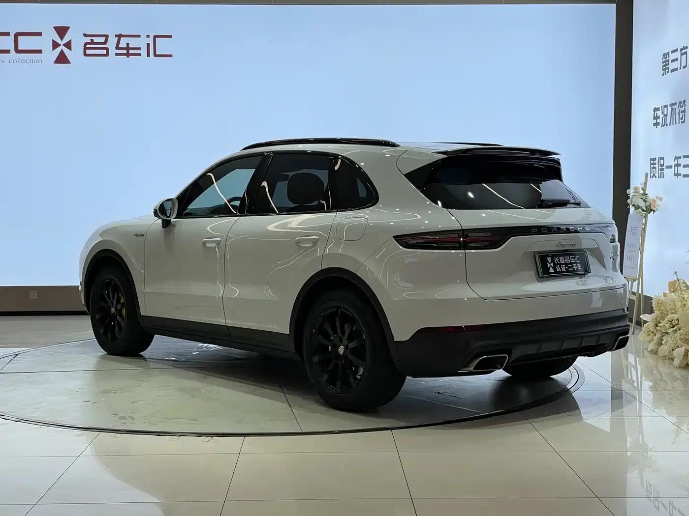 2019 Cayenne E-Hybrid 2.0T — миниатюра 7